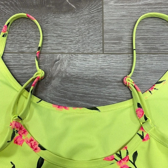 Victoria’s Secret PINK Sport Bundle of 2 Sport Bras Ultimate Lined & Unlined M - Picture 6 of 16